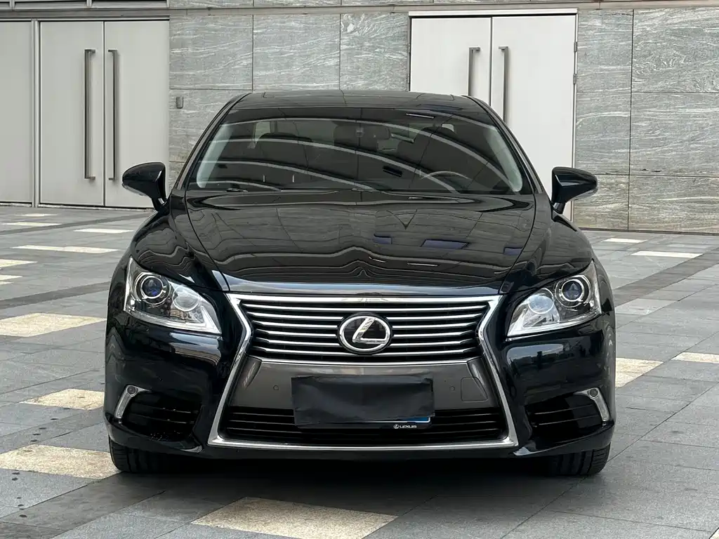 Lexus LS 2013 — фото 11