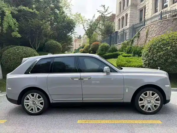 Rolls-Royce Cullinan 2023