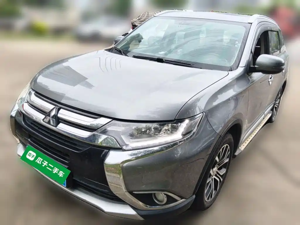 Mitsubishi Outlander 2018 — фото 2