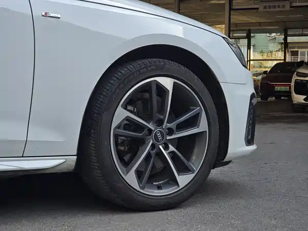 Audi A4L 2024