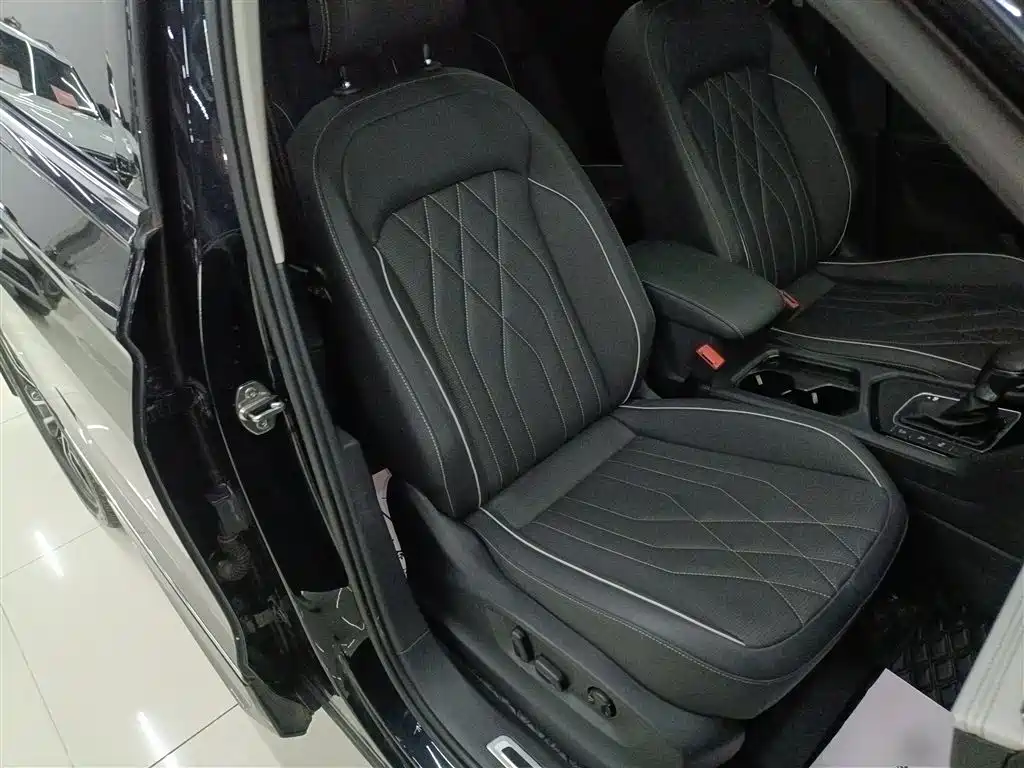 Volkswagen Tiguan L 2022 — фото 25