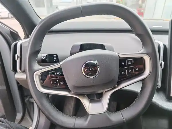 Volvo EX30 2025