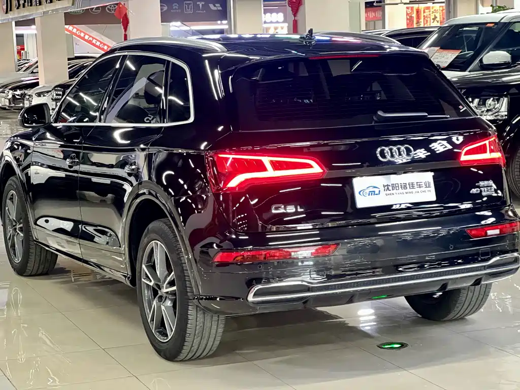 Audi Q5L 2019 — фото 12