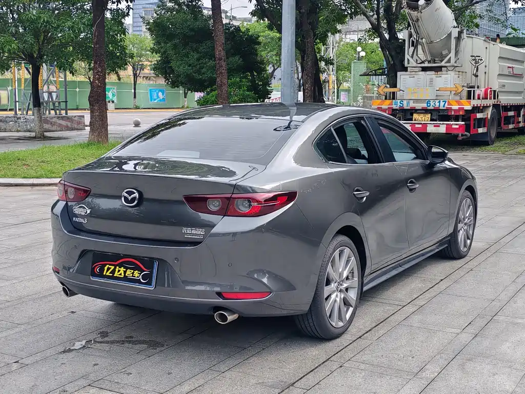 Mazda 3 Axela 2020 — фото 26