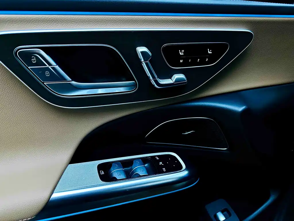 Mercedes-Benz E-Class 2025 — фото 15