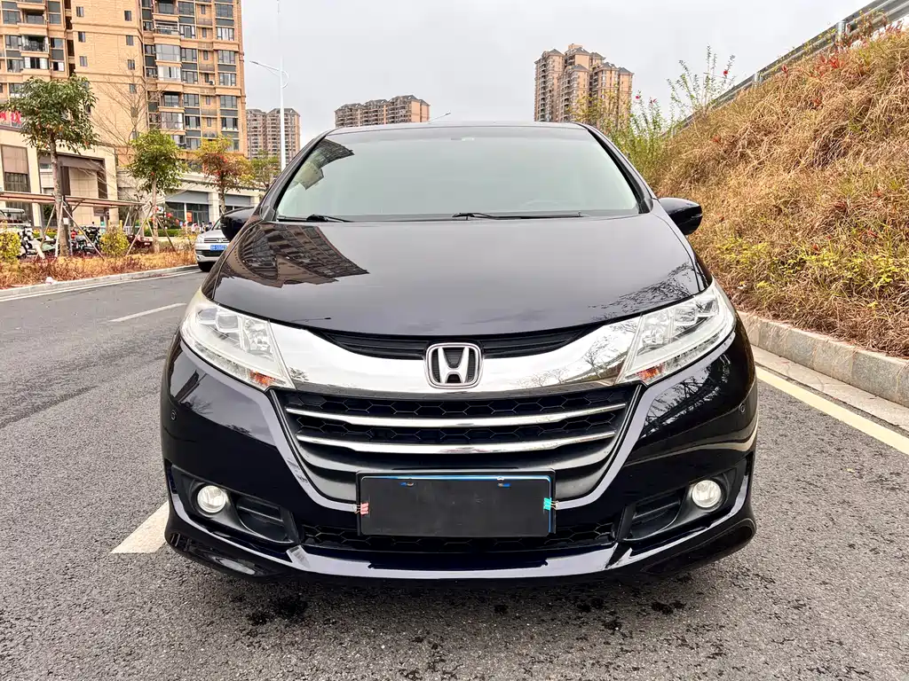 Honda Odyssey 2017 — фото 2