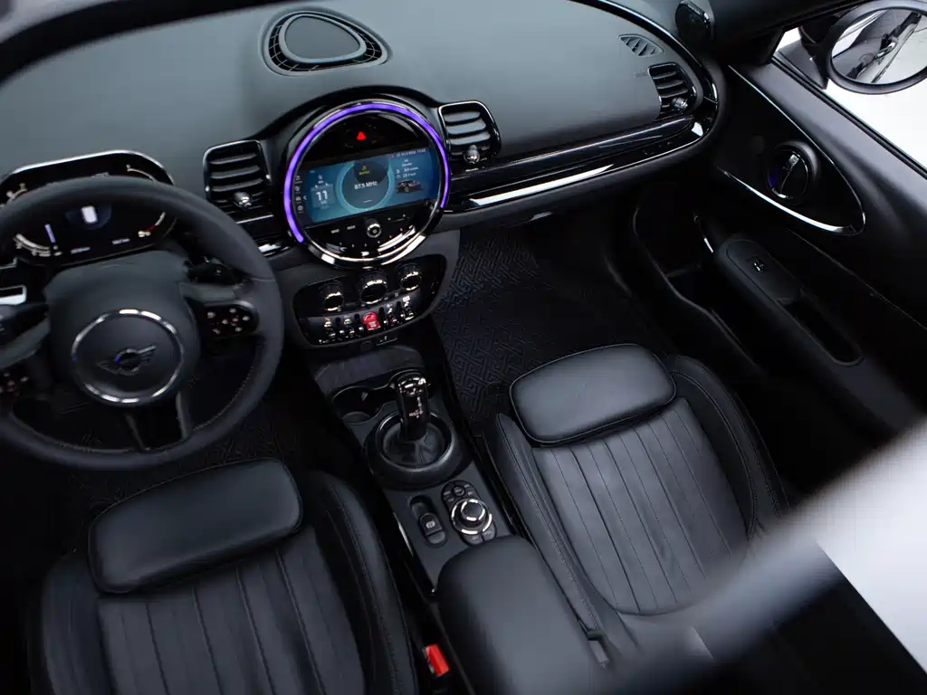 MINI Clubman 2023 — фото 10