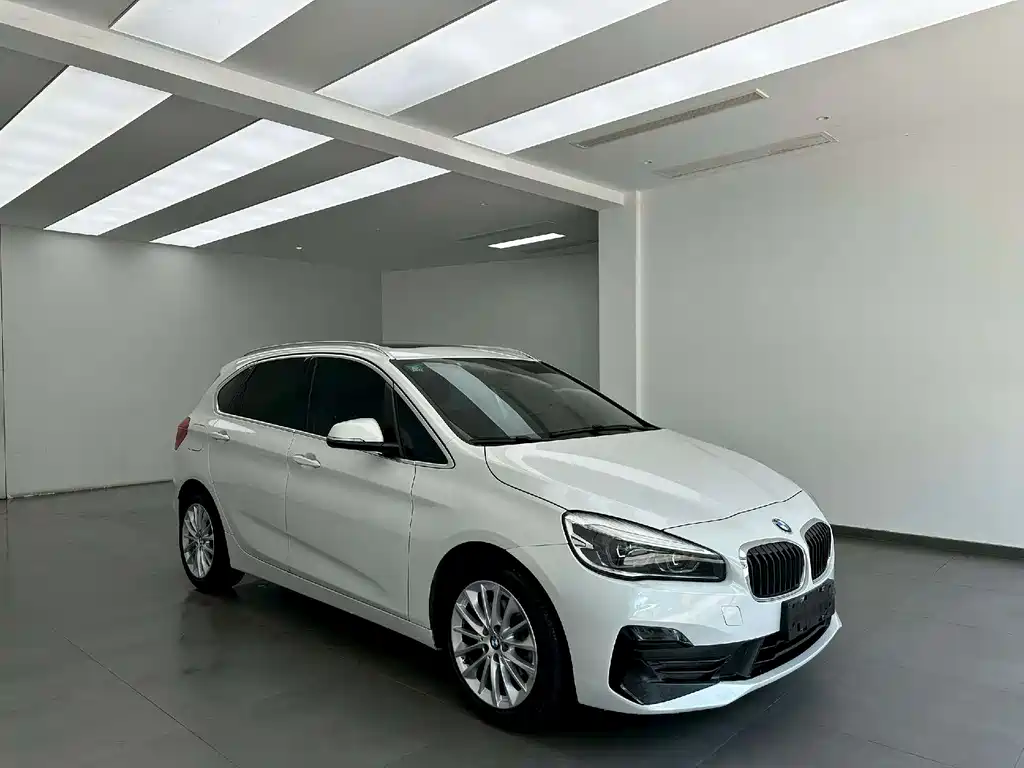 BMW 2 Series Active Tourer 2019 — фото 3