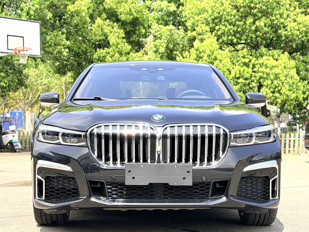 BMW 7 Series 2017 — фото 1