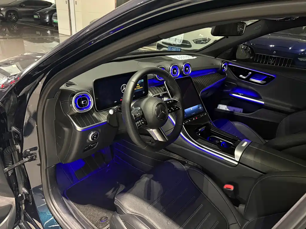 Mercedes-Benz C-Class 2023 — фото 10