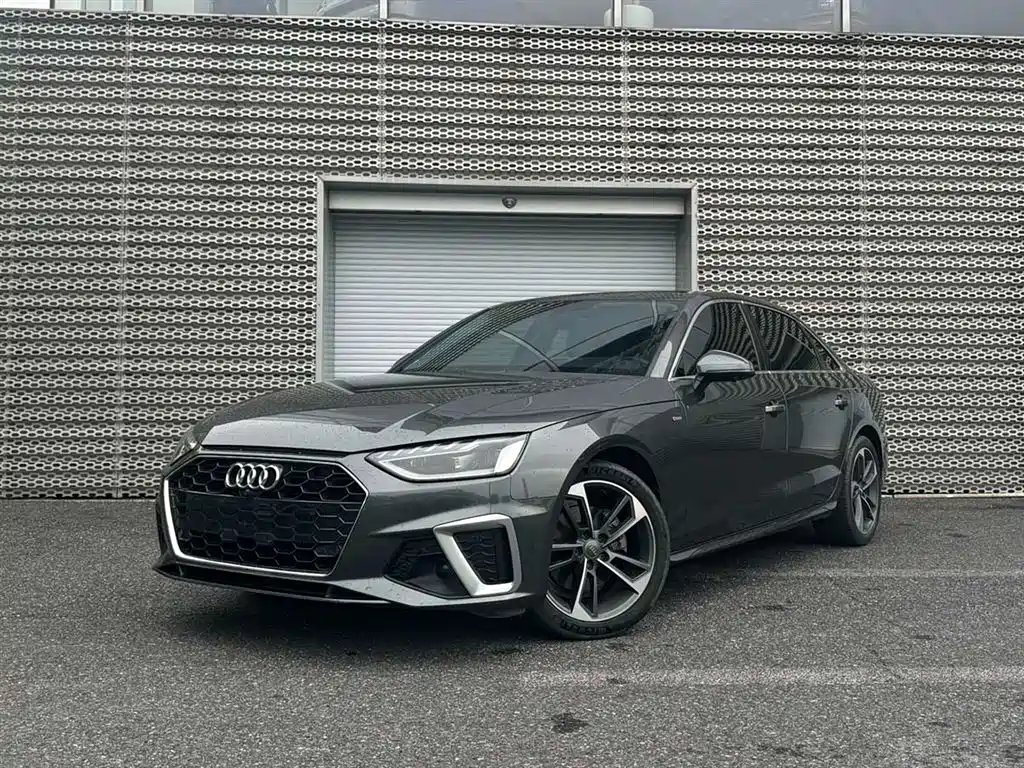Audi A4L 2020 — фото 1