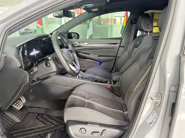 Volkswagen Golf 2023