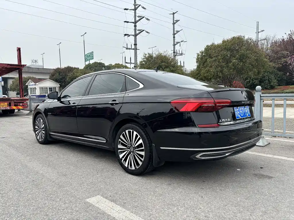 Volkswagen Passat 2021 — фото 6
