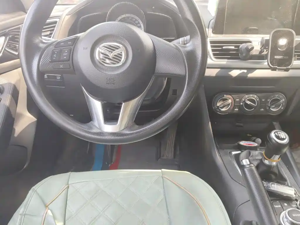 Mazda 3 Axela 2016 — фото 11