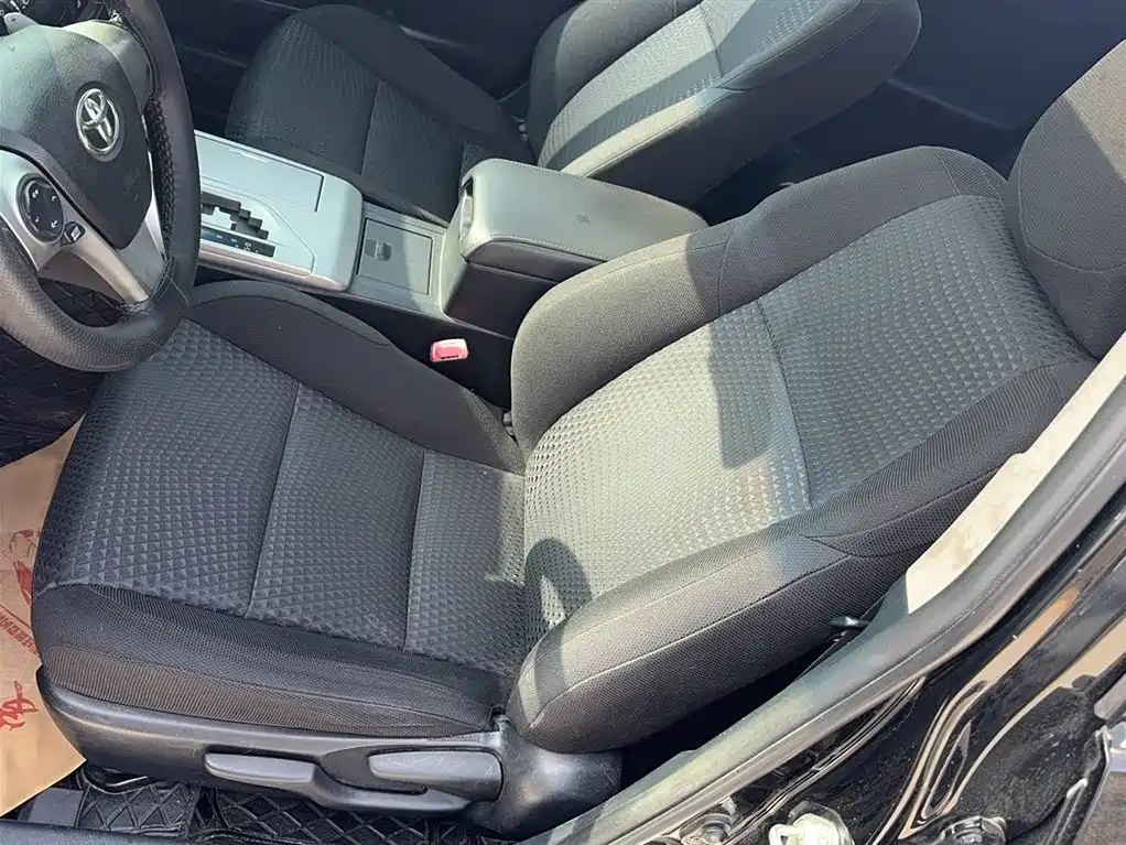 Toyota Camry 2016 — фото 19