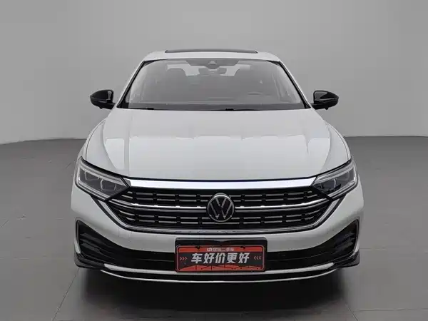 Volkswagen Sagitar 2022
