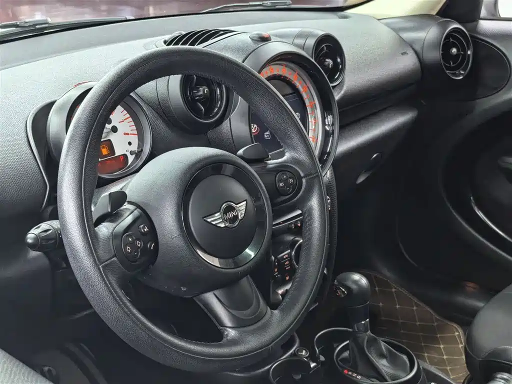 MINI Countryman 2015 — фото 12