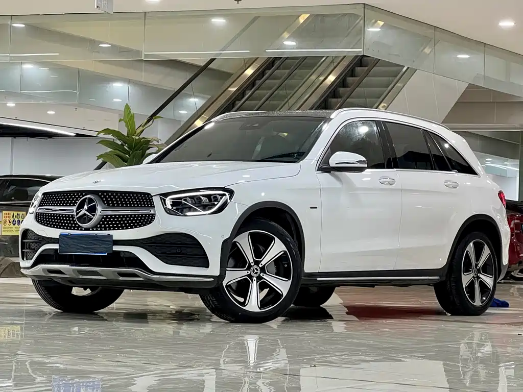Mercedes-Benz GLC 2022 — фото 1