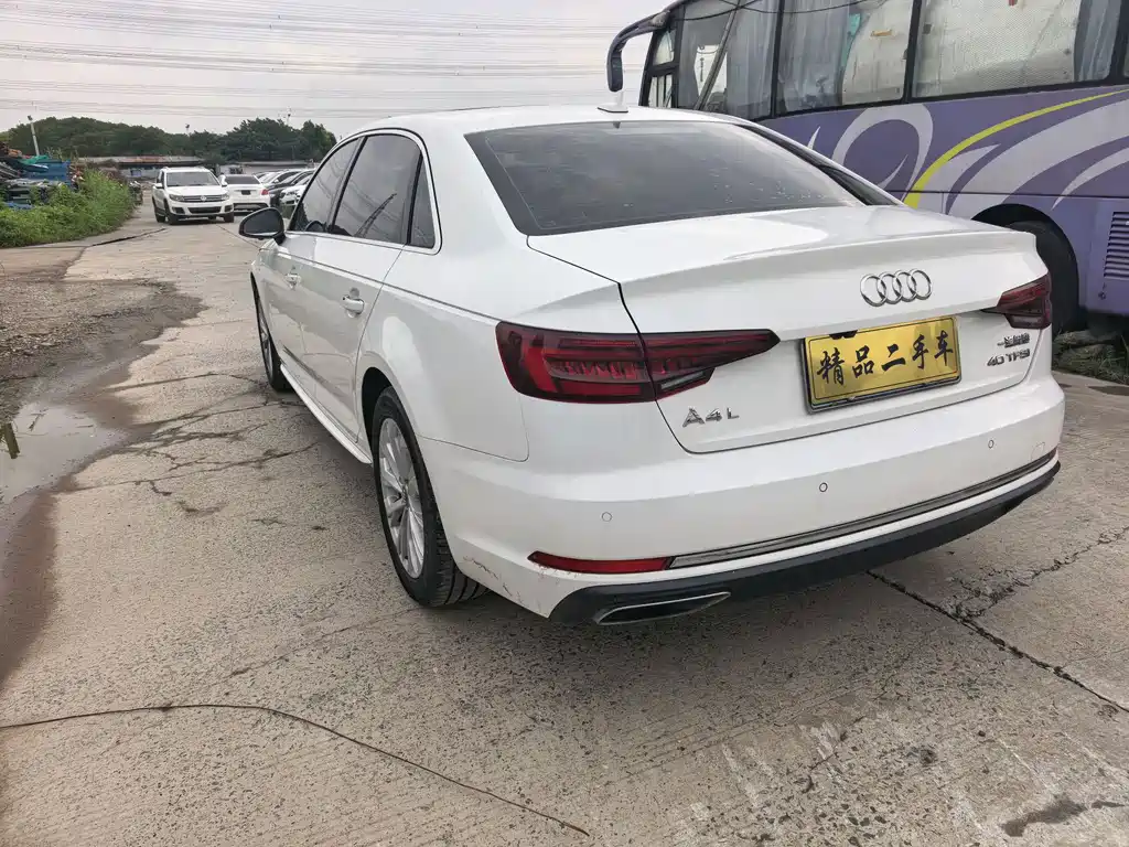 Audi A4L 2019