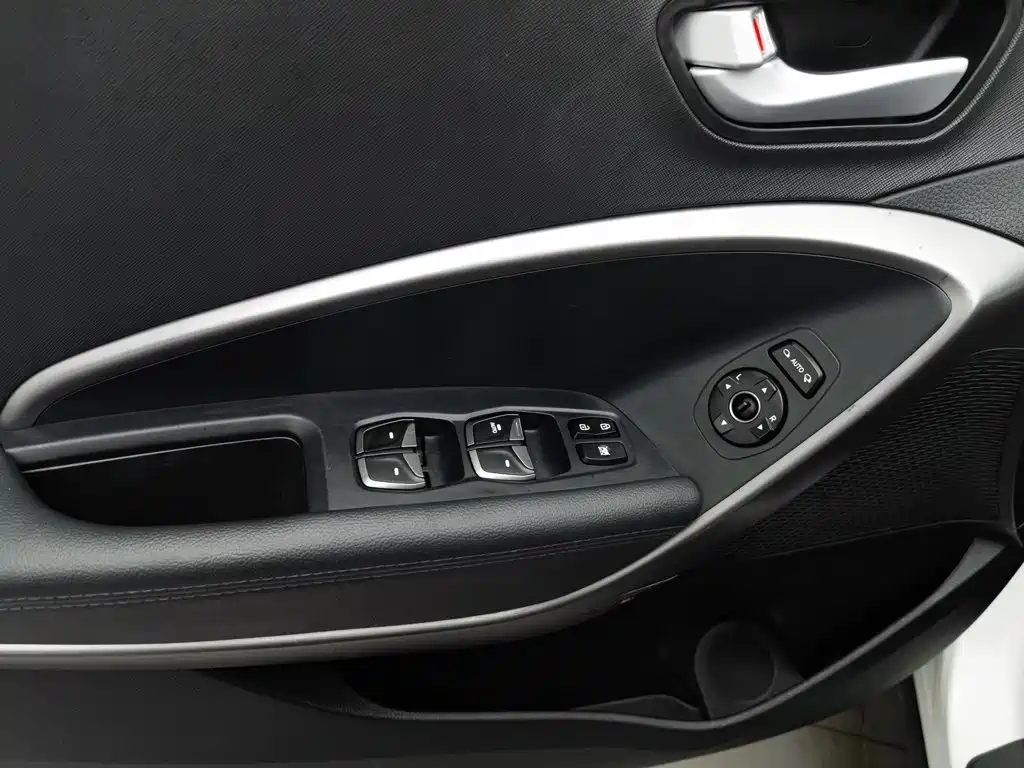 Hyundai Santa Fe 2015 — фото 9