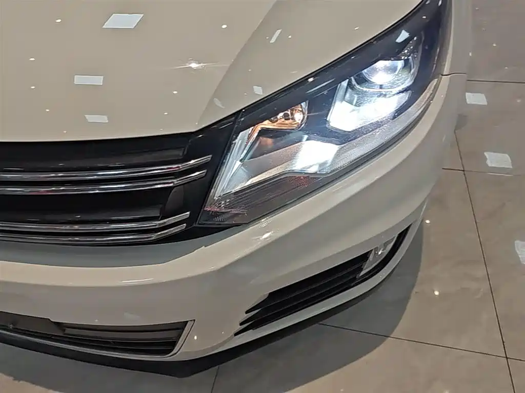 Volkswagen Tiguan 2015 — фото 24