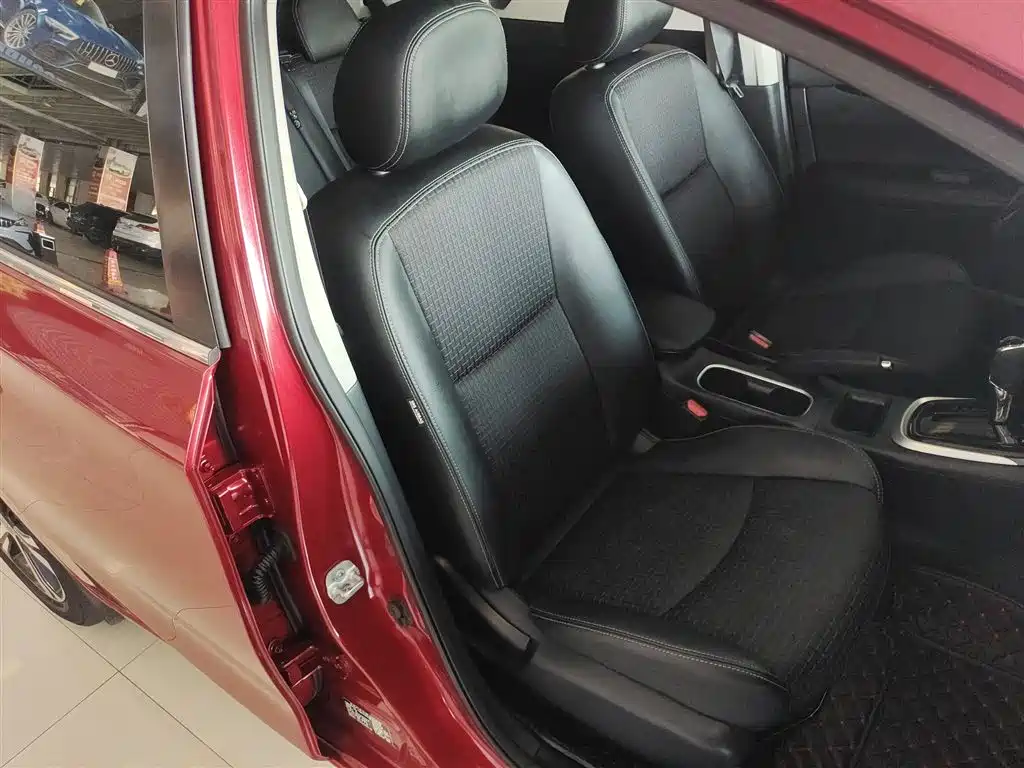 Nissan Tiida 2019 — фото 25