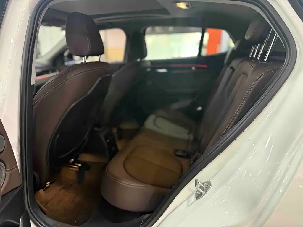 BMW X2 2023 — фото 15
