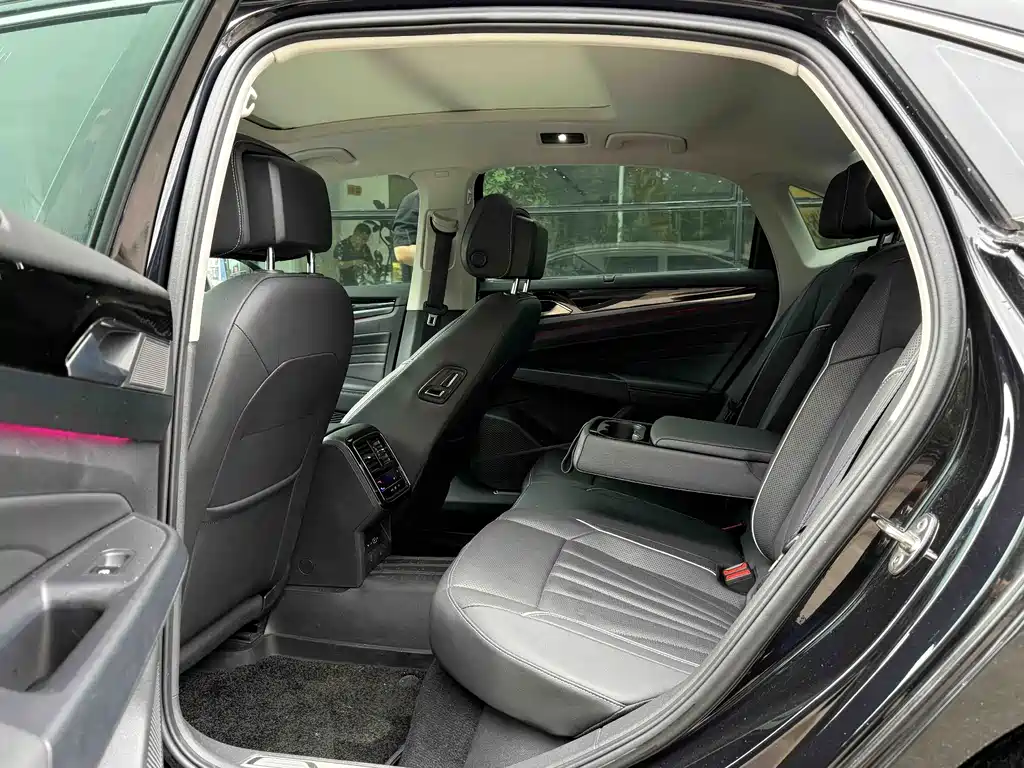 Volkswagen Passat 2024