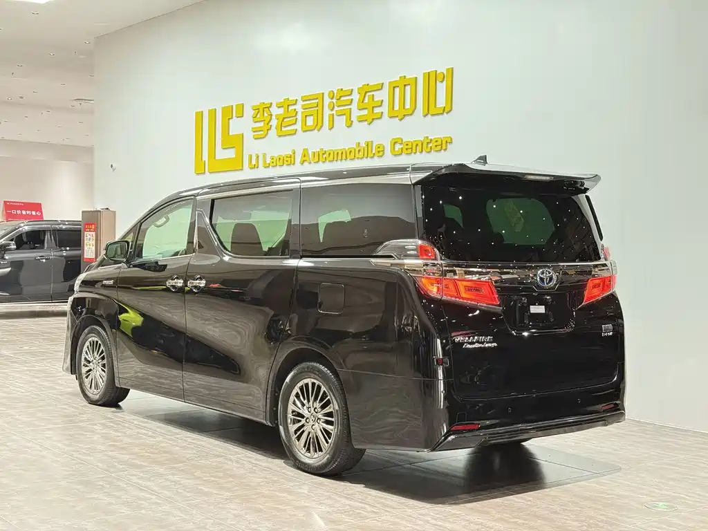 Toyota Vellfire 2020 — фото 11