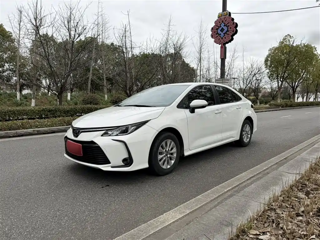 Toyota Corolla 2020 — фото 2