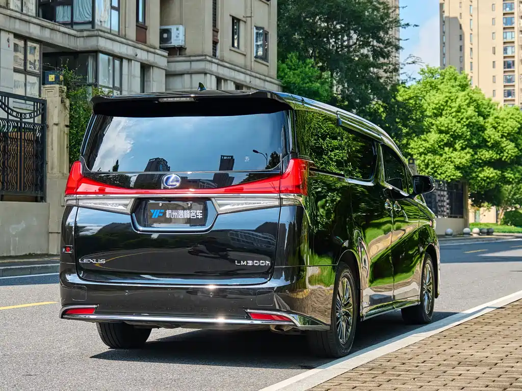 Toyota Vellfire 2021 — фото 9