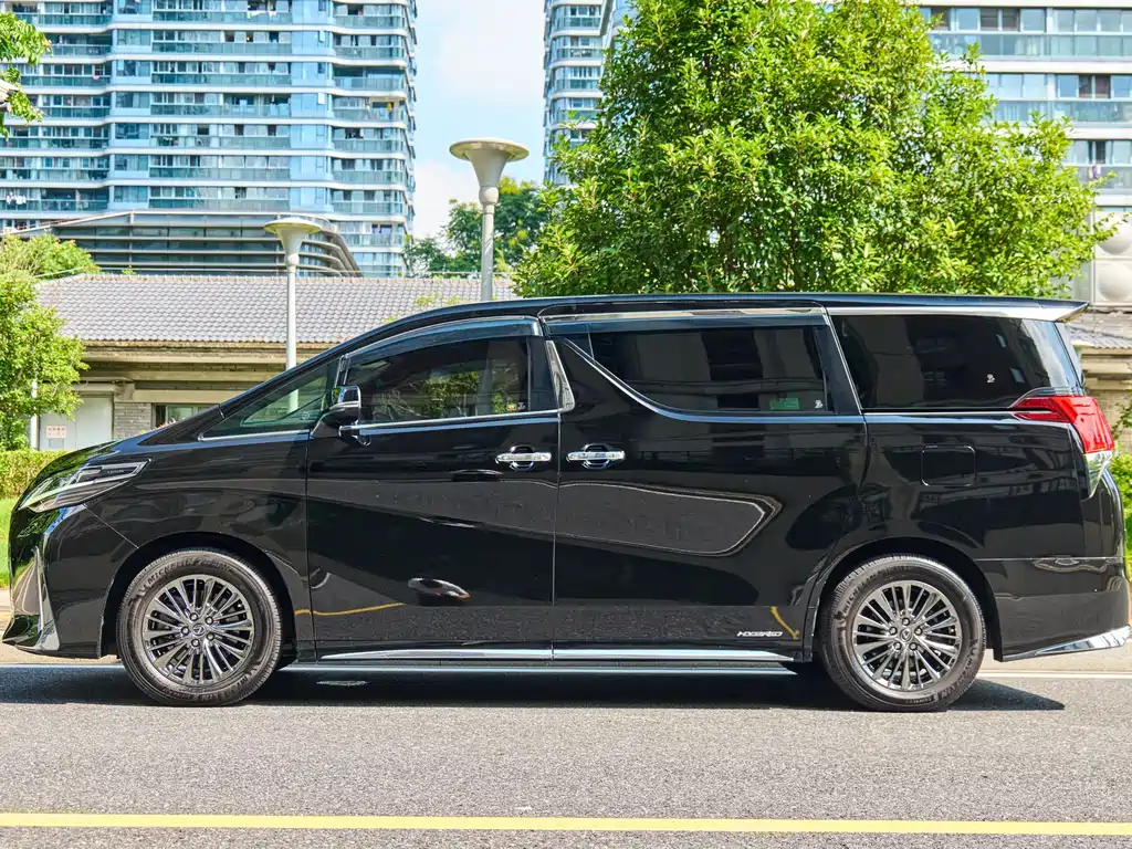 Toyota Vellfire 2021 — фото 6