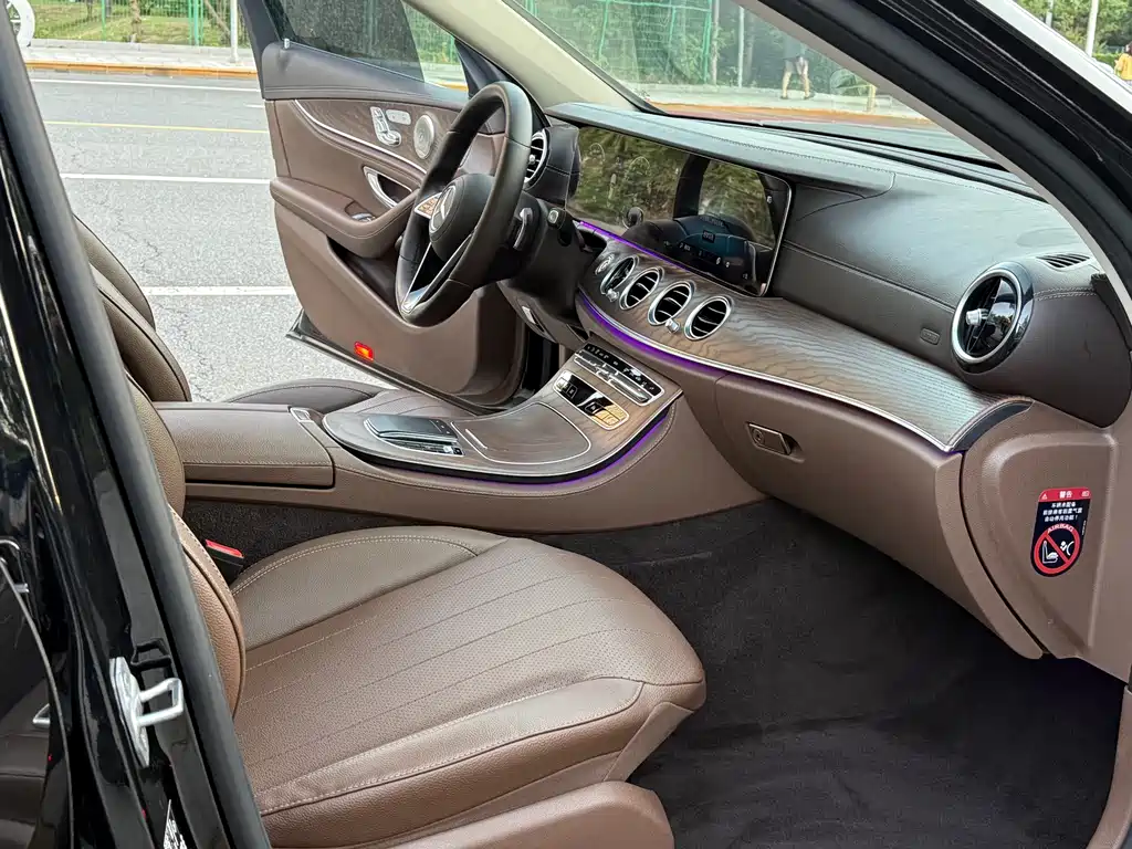 Mercedes-Benz E-Class 2021 — фото 14