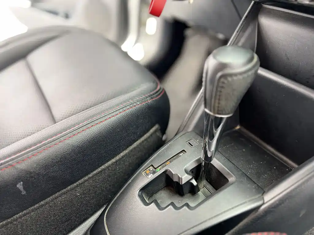 Toyota Yaris L 2017 — фото 13