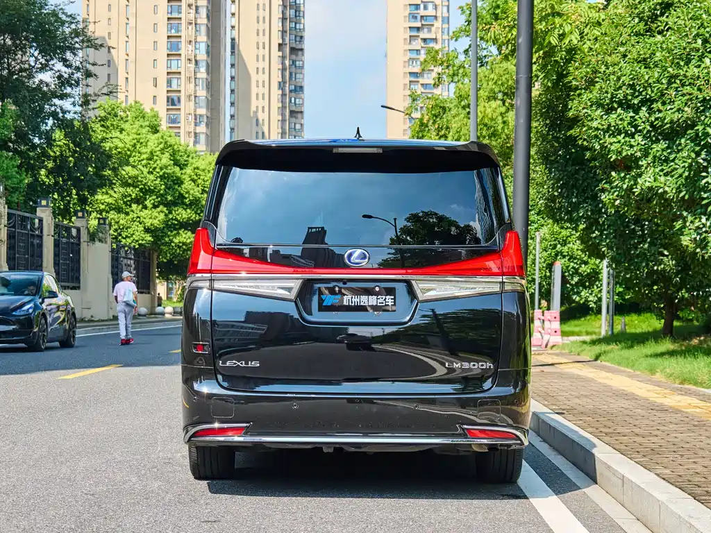 Toyota Vellfire 2021 — фото 8