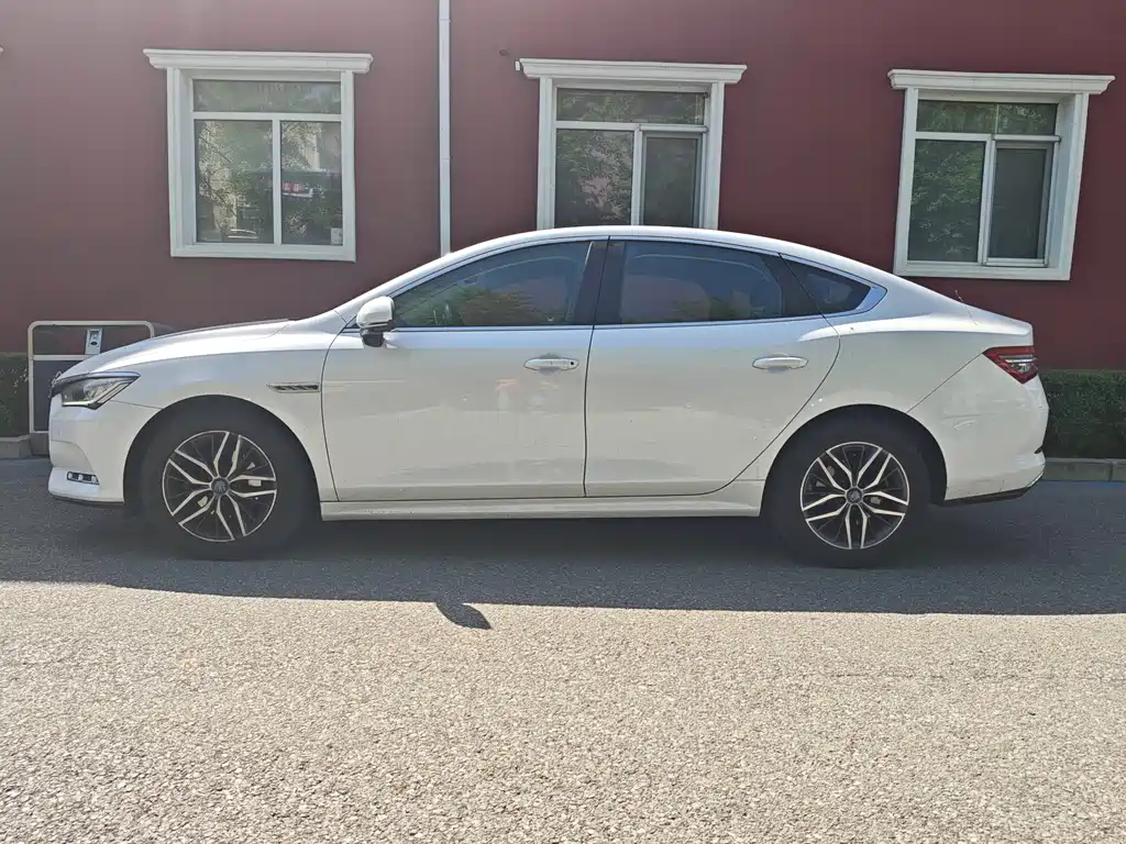 BYD Qin Pro NEV 2018 — фото 8