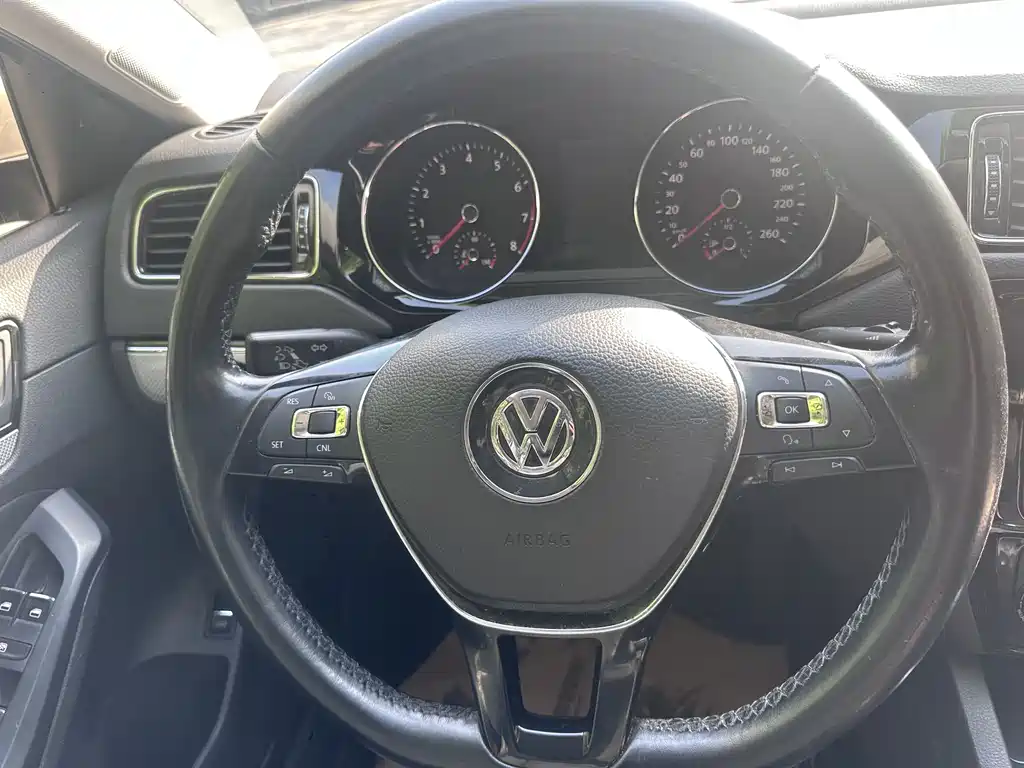 Volkswagen Sagitar 2017 — фото 16