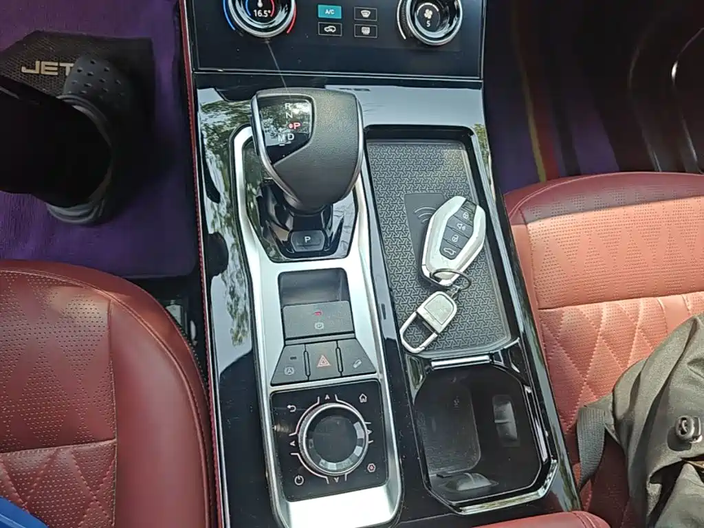 Jetour X70 PLUS 2023 — фото 14