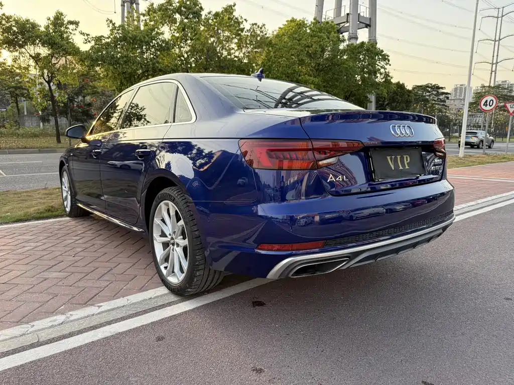 Audi A4L 2019 — фото 13