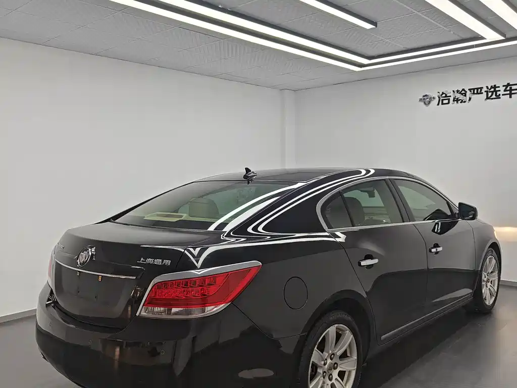 Buick LaCrosse 2011 — фото 6