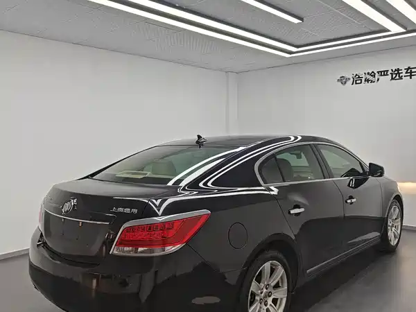 Buick LaCrosse 2011
