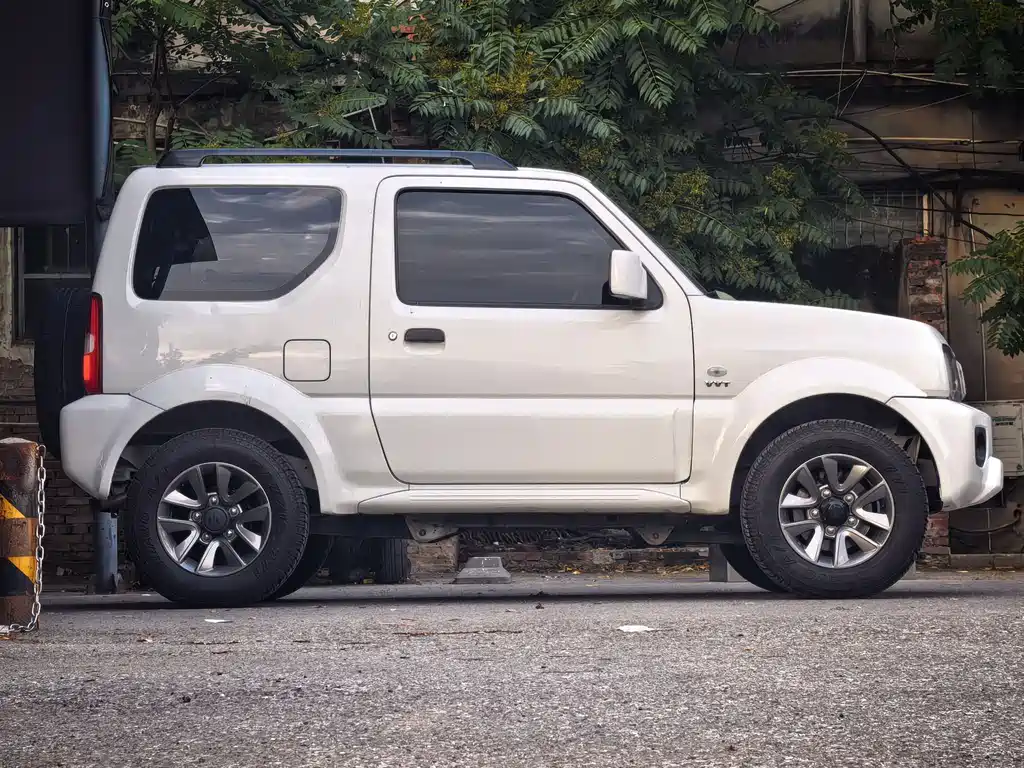 Suzuki Jimny 2018 — фото 13