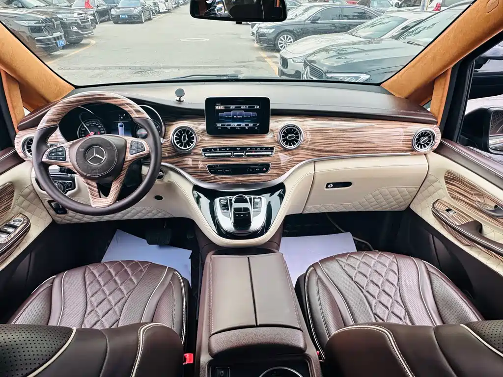 Mercedes-Benz V-Class 2019 — фото 21