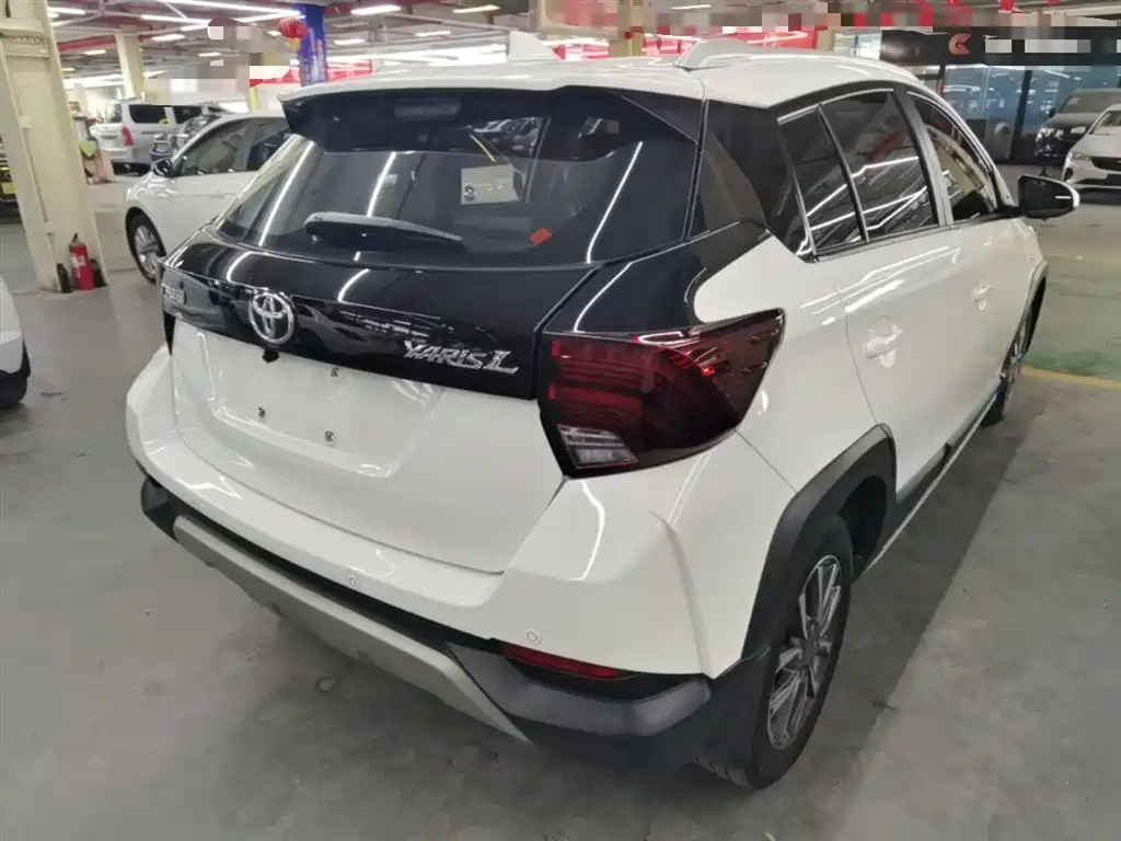 Toyota Yaris L 2020 — фото 7