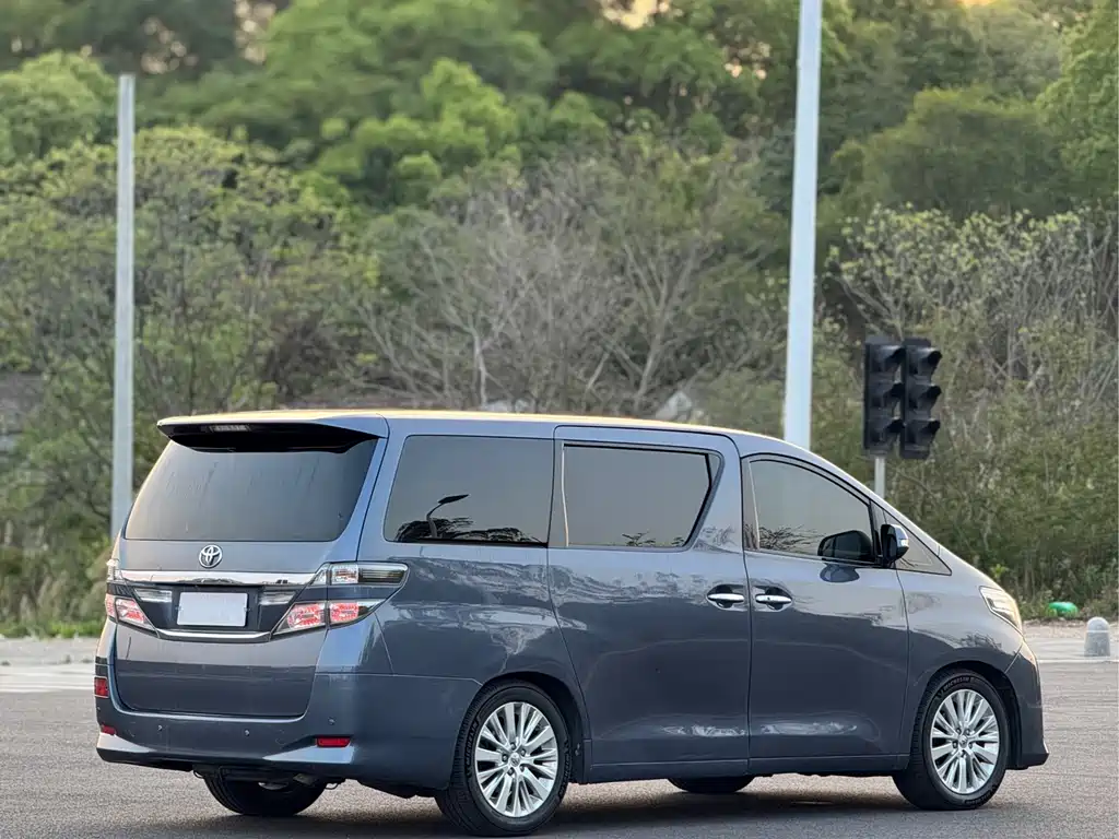 Toyota Alphard 2012 — фото 20
