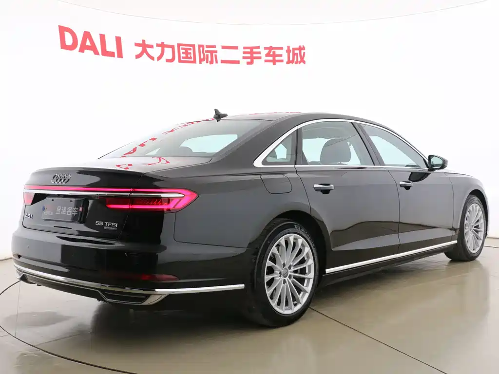 Audi A8 2018 — фото 7