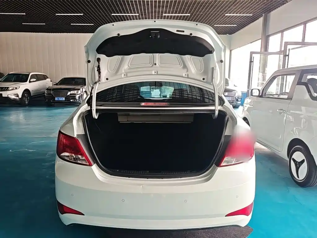 Hyundai Accent 2018 — фото 19