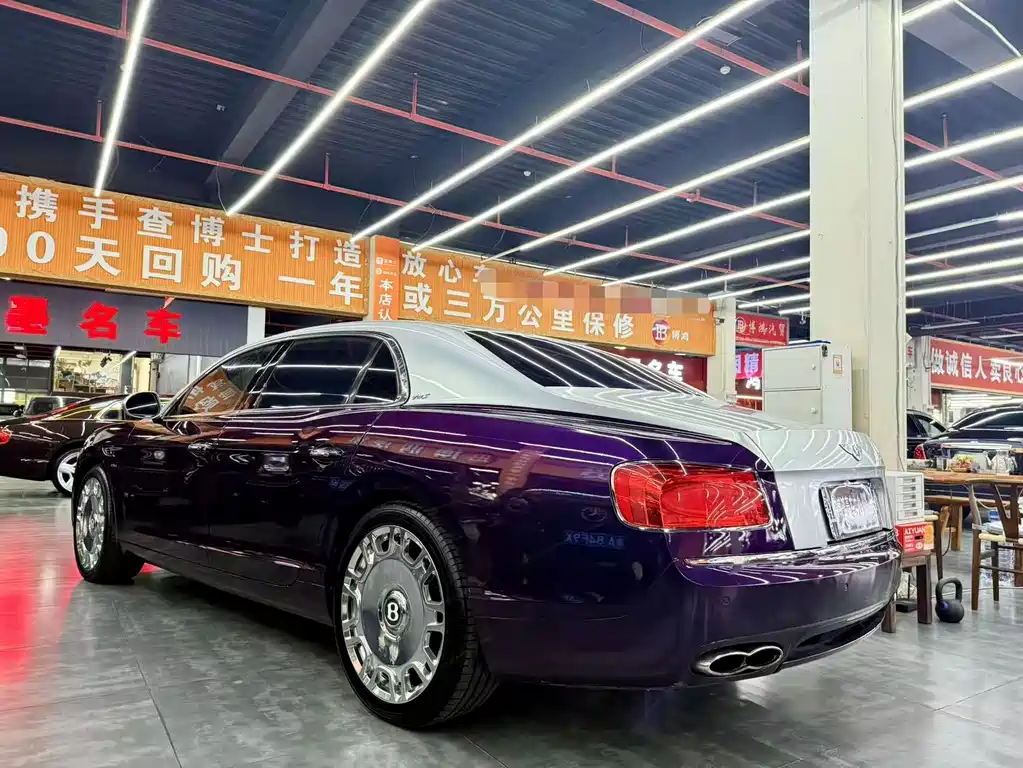 Bentley Flying Spur 2016 — фото 19
