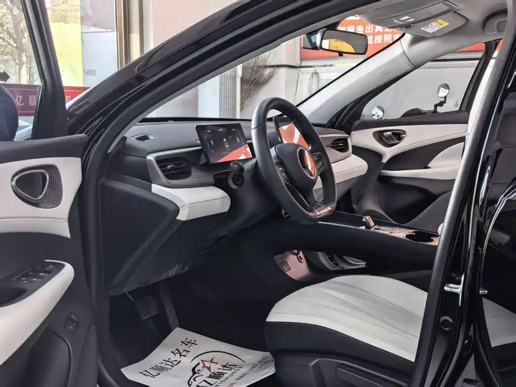 BYD Seal 05 DM-i 2025 — фото 4