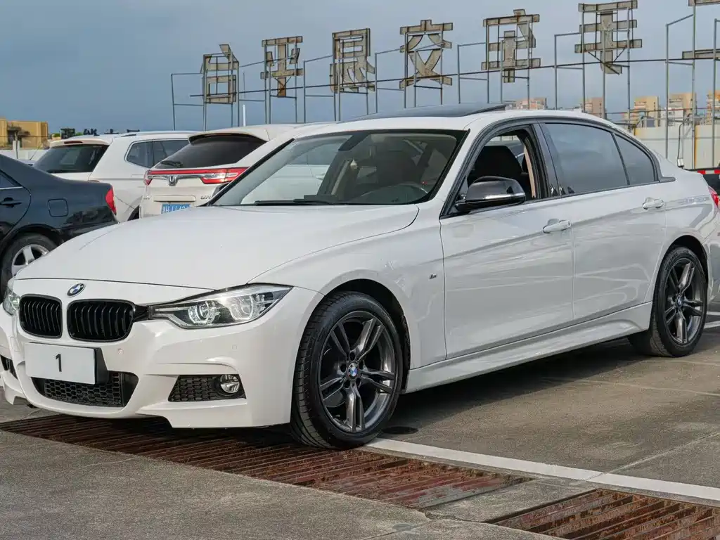 BMW 3 Series 2018 — фото 1